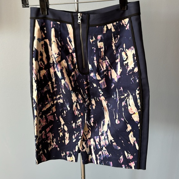 Club Monaco pencil skirt - Picture 3 of 3